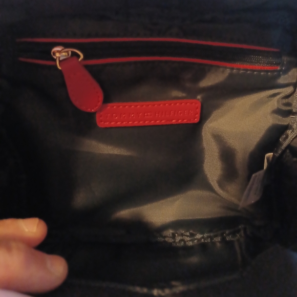 Tommy Hilfiger Bag - Picture 8 of 10